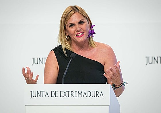 La consejera de Hacienda, Elena Manzano.