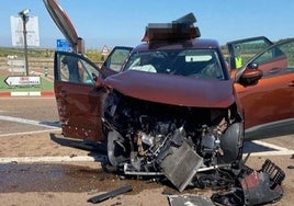 Coche de autoescuela accidentado.