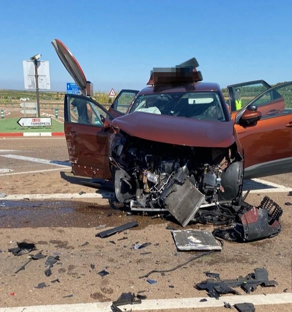 Coche de autoescuela accidentado.