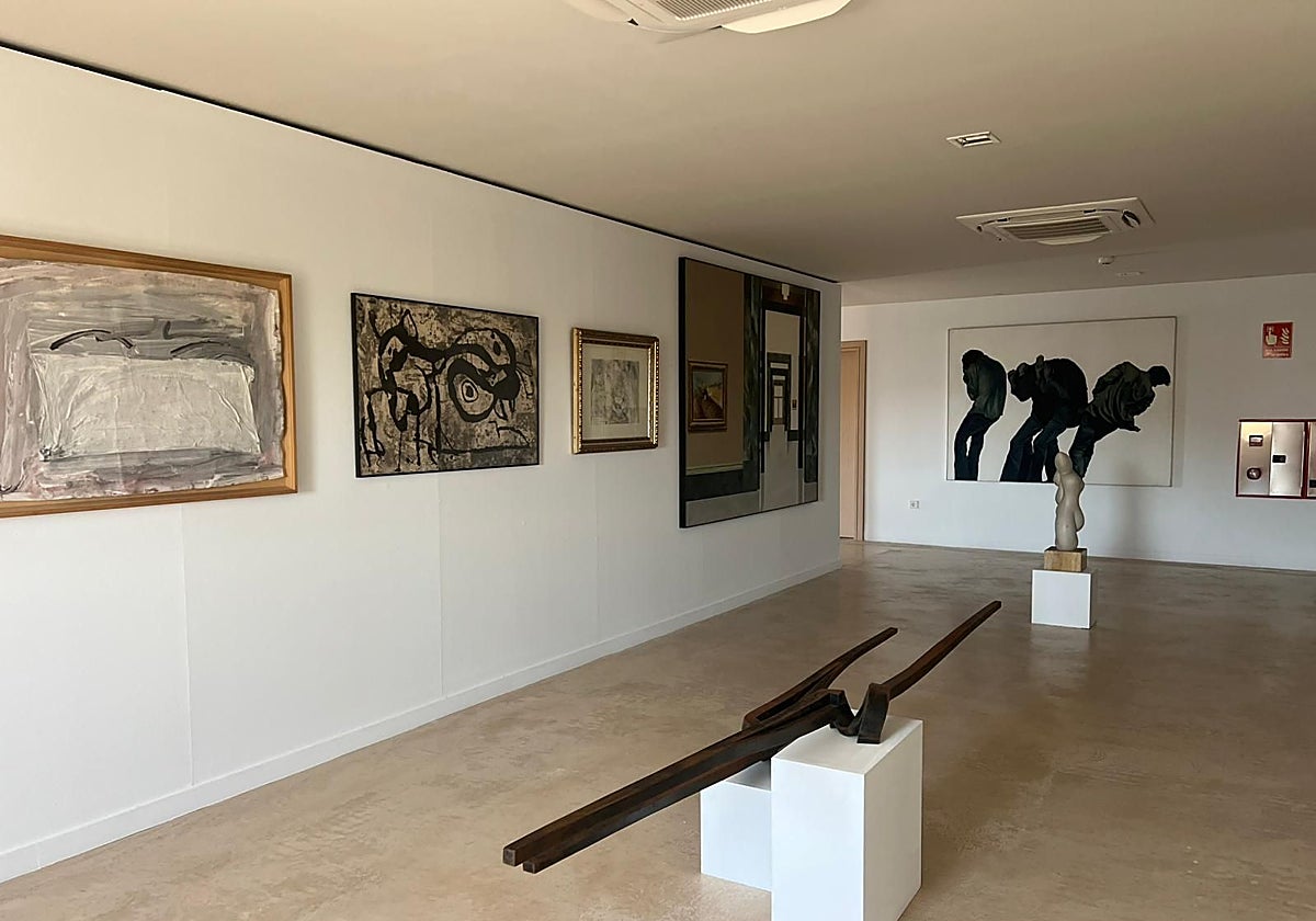 Una de las salas de la Casa de los Caballos del Museo de Cáceres.