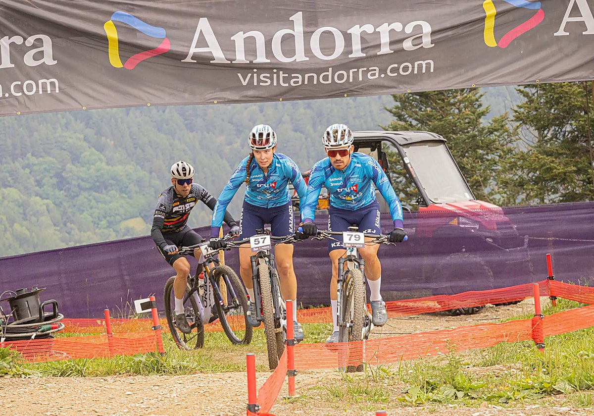 Lucía Gómez y Juan Luis Pérez durante los entrenamientos libres de la Wolrd Series de Pal Arinsal en Andorra.