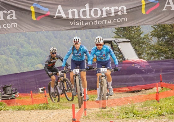 Lucía Gómez y Juan Luis Pérez durante los entrenamientos libres de la Wolrd Series de Pal Arinsal en Andorra.