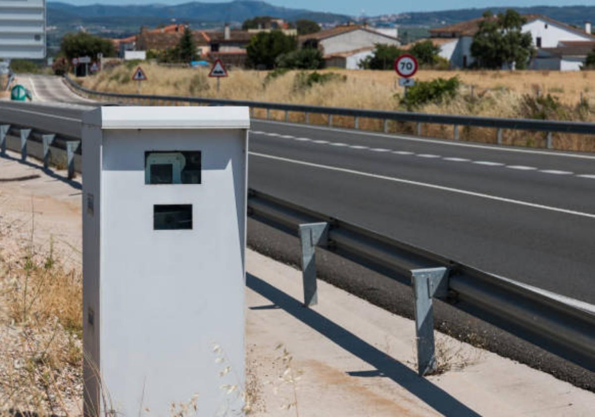 Imagen de archivo de un radar en carretera