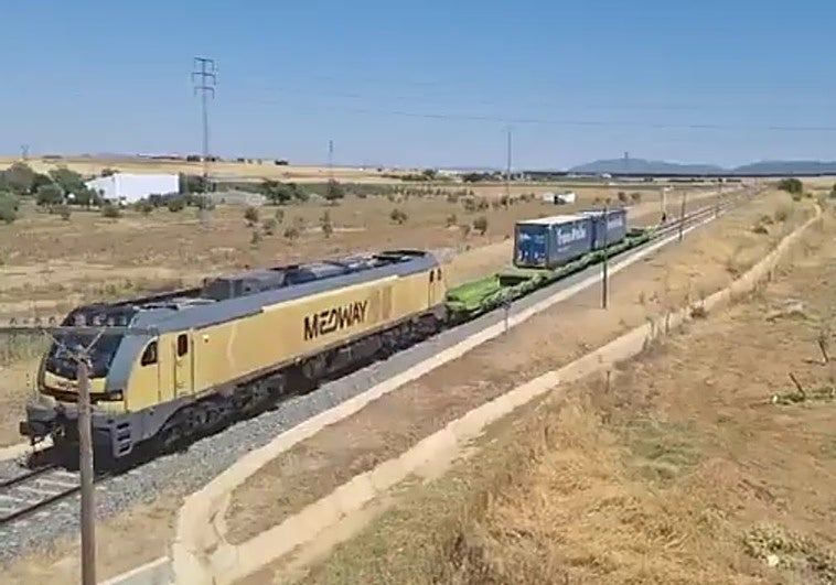 Paso del tren de pruebas por la línea de Ciudad Real.