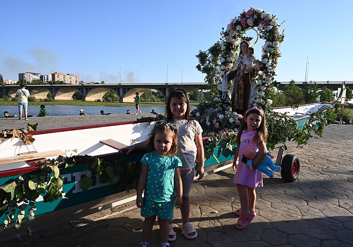 Así ha sido la procesión de la Virgen del Carmen en Badajoz