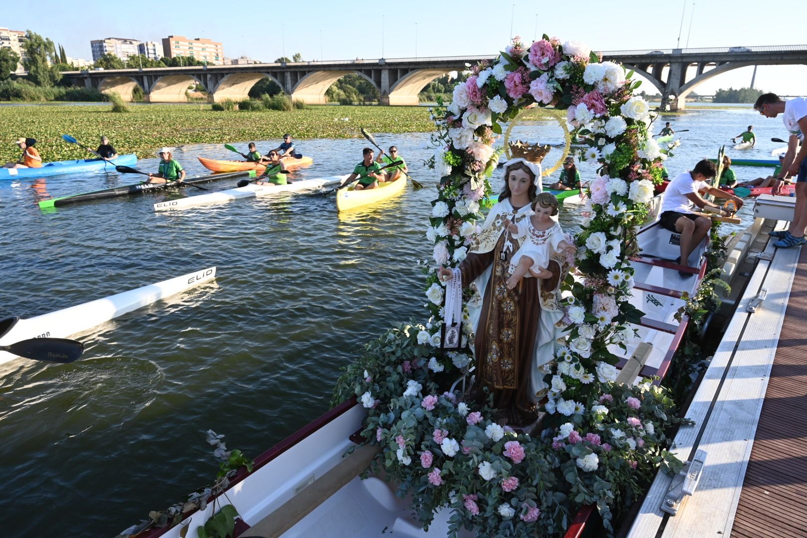 Así ha sido la procesión de la Virgen del Carmen en Badajoz