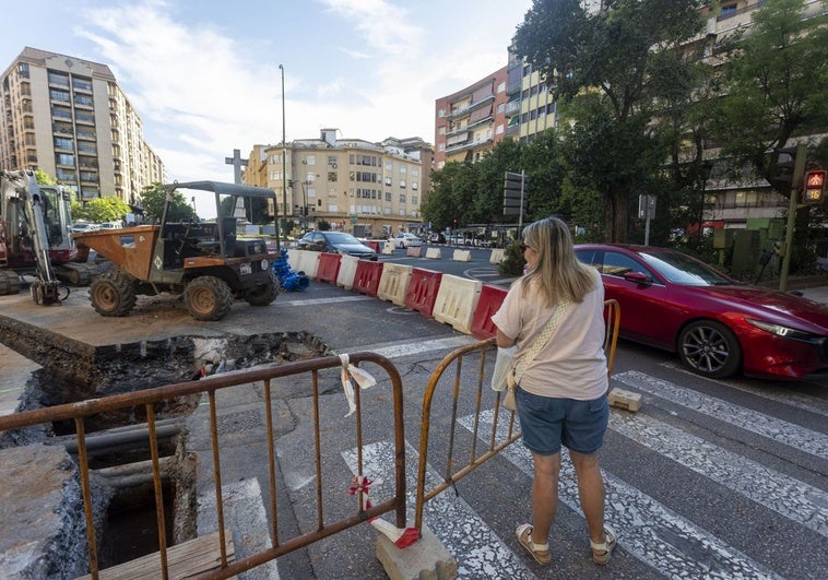 Los cortes de tráfico en pleno centro de Cáceres generan quejas y confusión