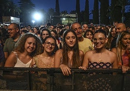 Público en el concierto de Amaral del Alcazaba Festival.