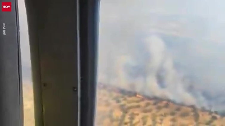 Así está el incendio de Valdecaballeros a la llegada de la BRIF Pino
