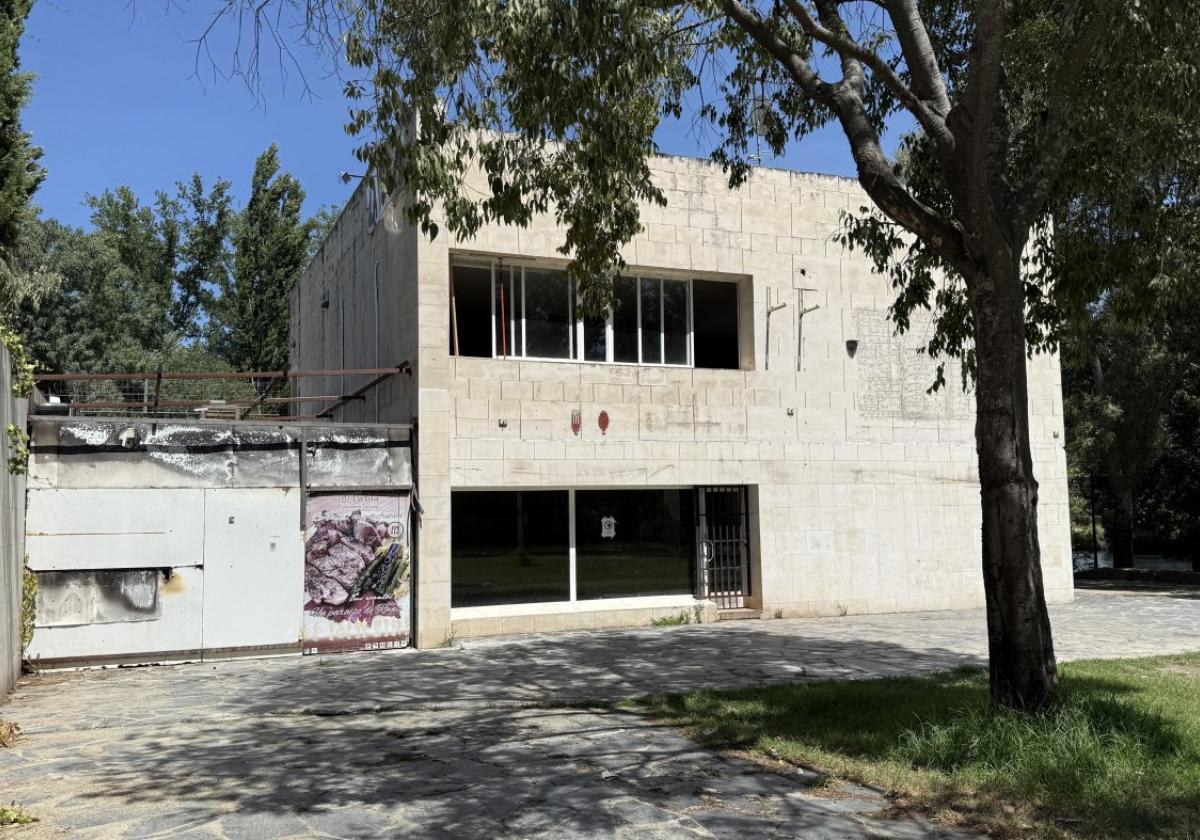 qSin bar ni kioskoEste verano no hay restauración porque el servicio está inmerso en un proceso de licitación.