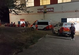 El albergue instalado en el polideportivo municipal.