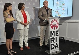 Medina, Fajardo y Calderón, en la presentación de la campaña.