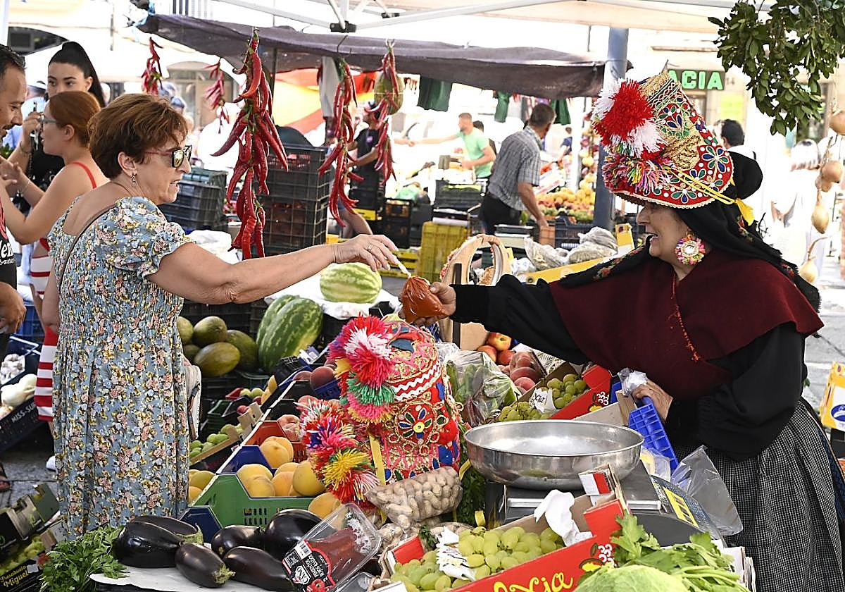 Los expositores proceden del norte de Extremadura y de otras provincias españolas.