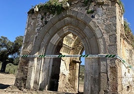 Esto es lo que quedó en pie de la ermita de Santa María de Brovales.