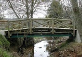 El puente extremeño que fascina a la prensa británica: «Cruzas una hora hacia el futuro»