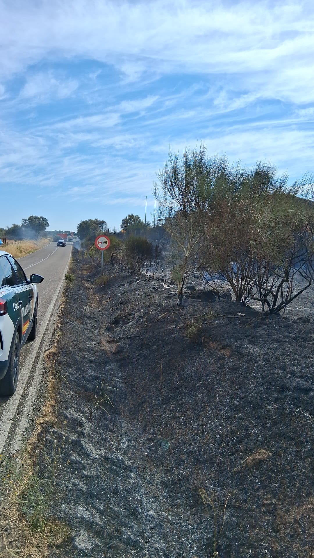 Fotos | Imágenes del incendio junto a la empresa Acenorca en Montehermoso