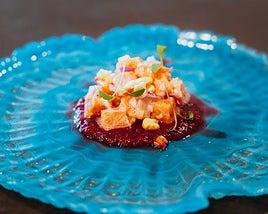 Ceviche de pescado con cerezas del Jerte