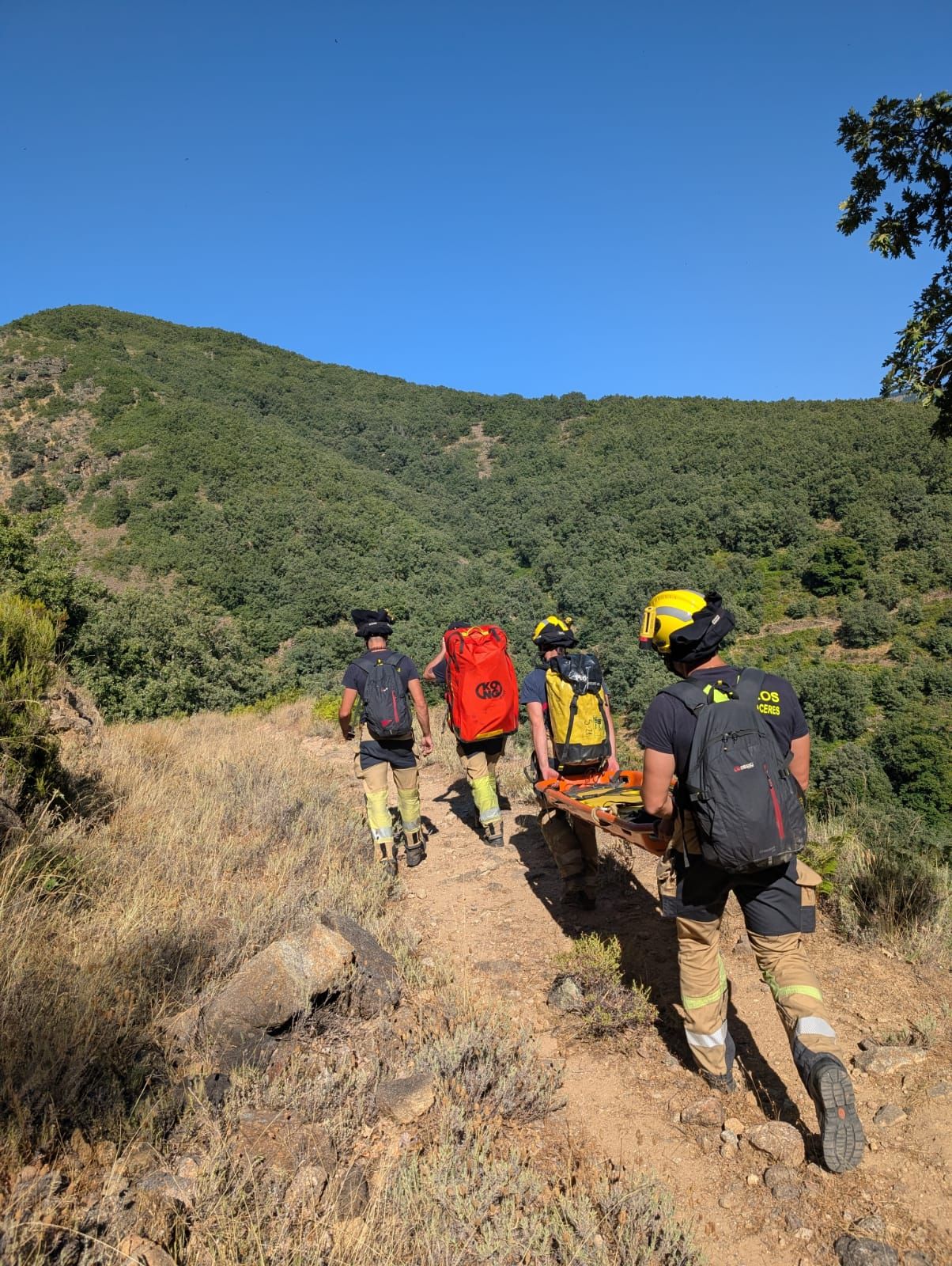 Así ha sido el rescate de una mujer en la garganta de Los Papúos