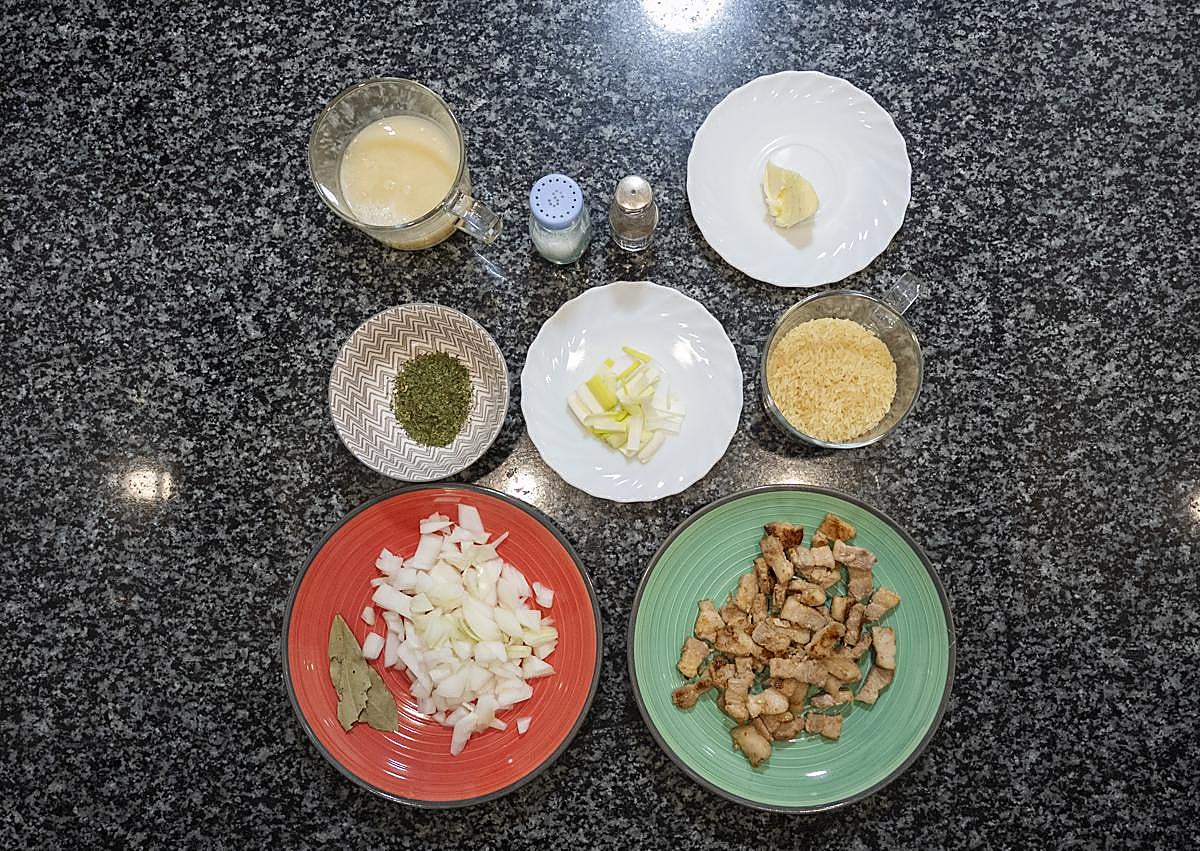 Imagen secundaria 1 - Preparación del arroz con panceta