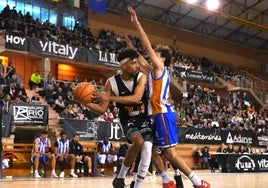 Alex Young, nueva renovación del BCB