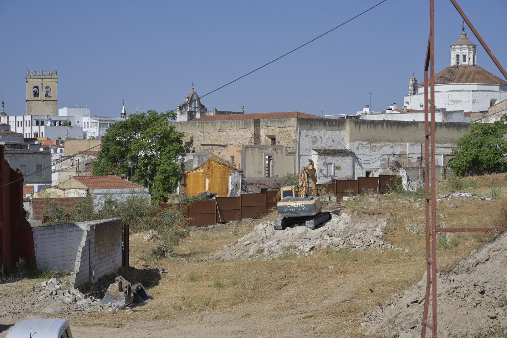 Fotos | Máquinas trabajando en la zona del Campillo de Badajoz