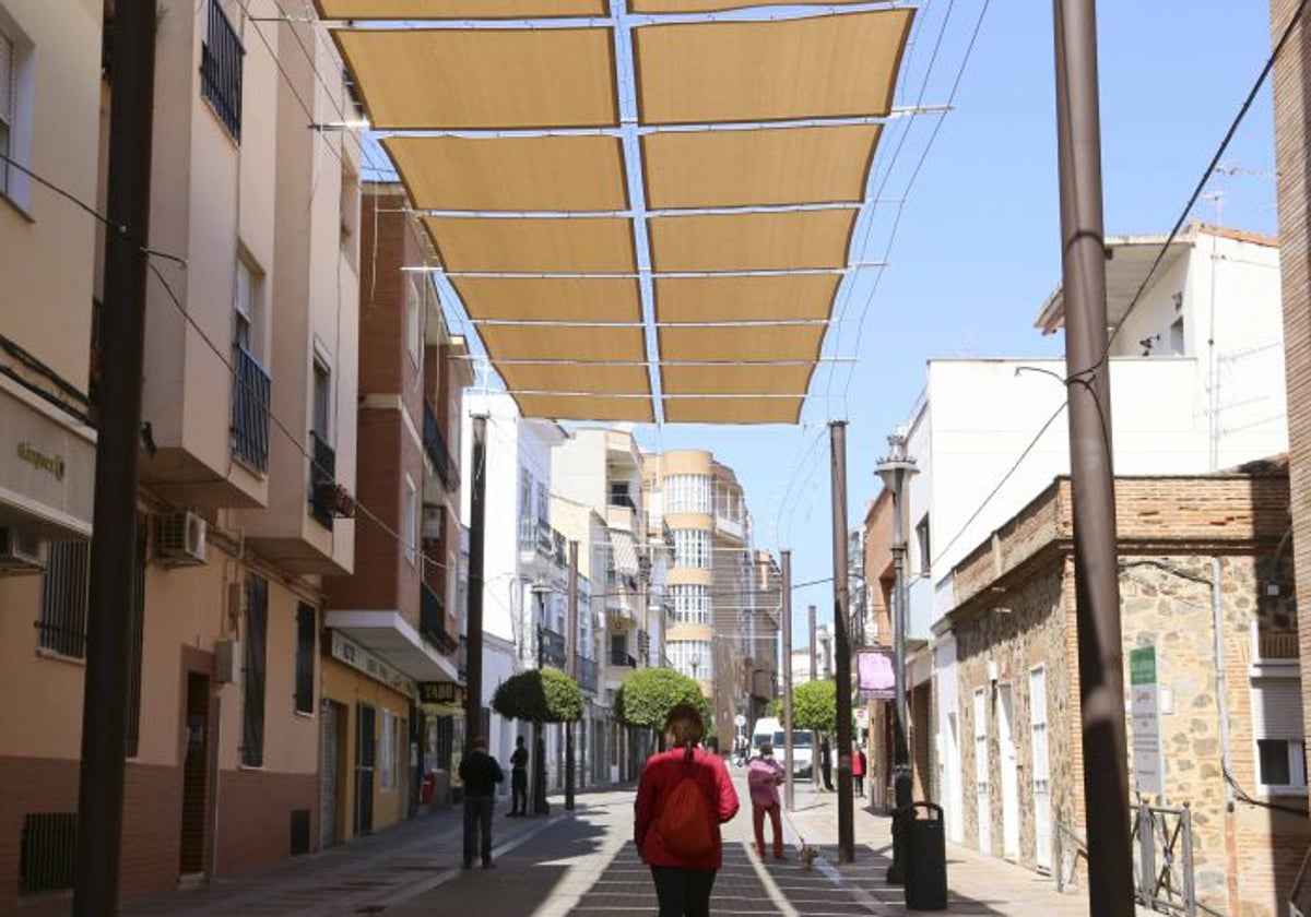 Toldos en la calle José Ramón Mélida.