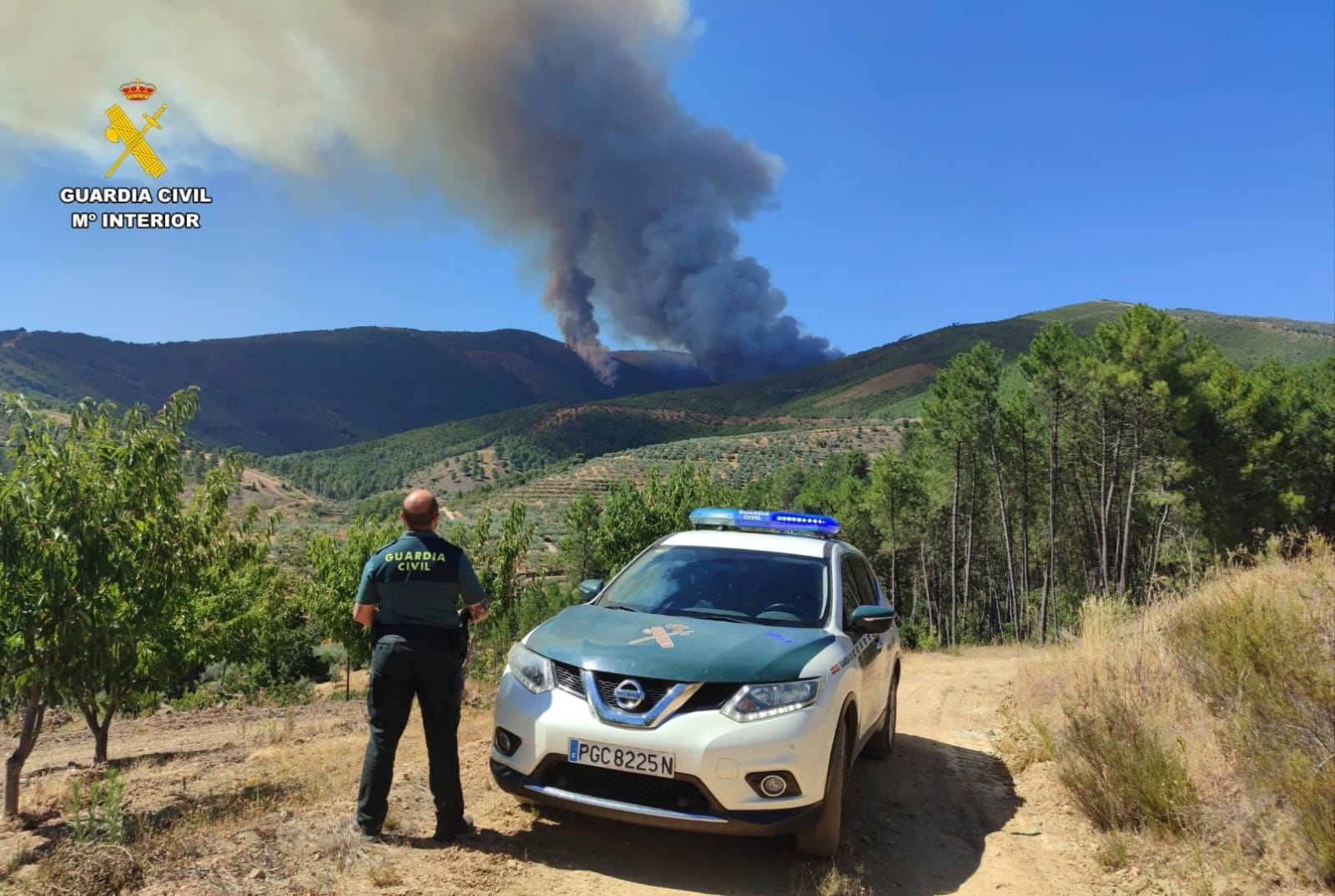 Fotos | Estado del incendio forestal en Las Hurdes este miércoles
