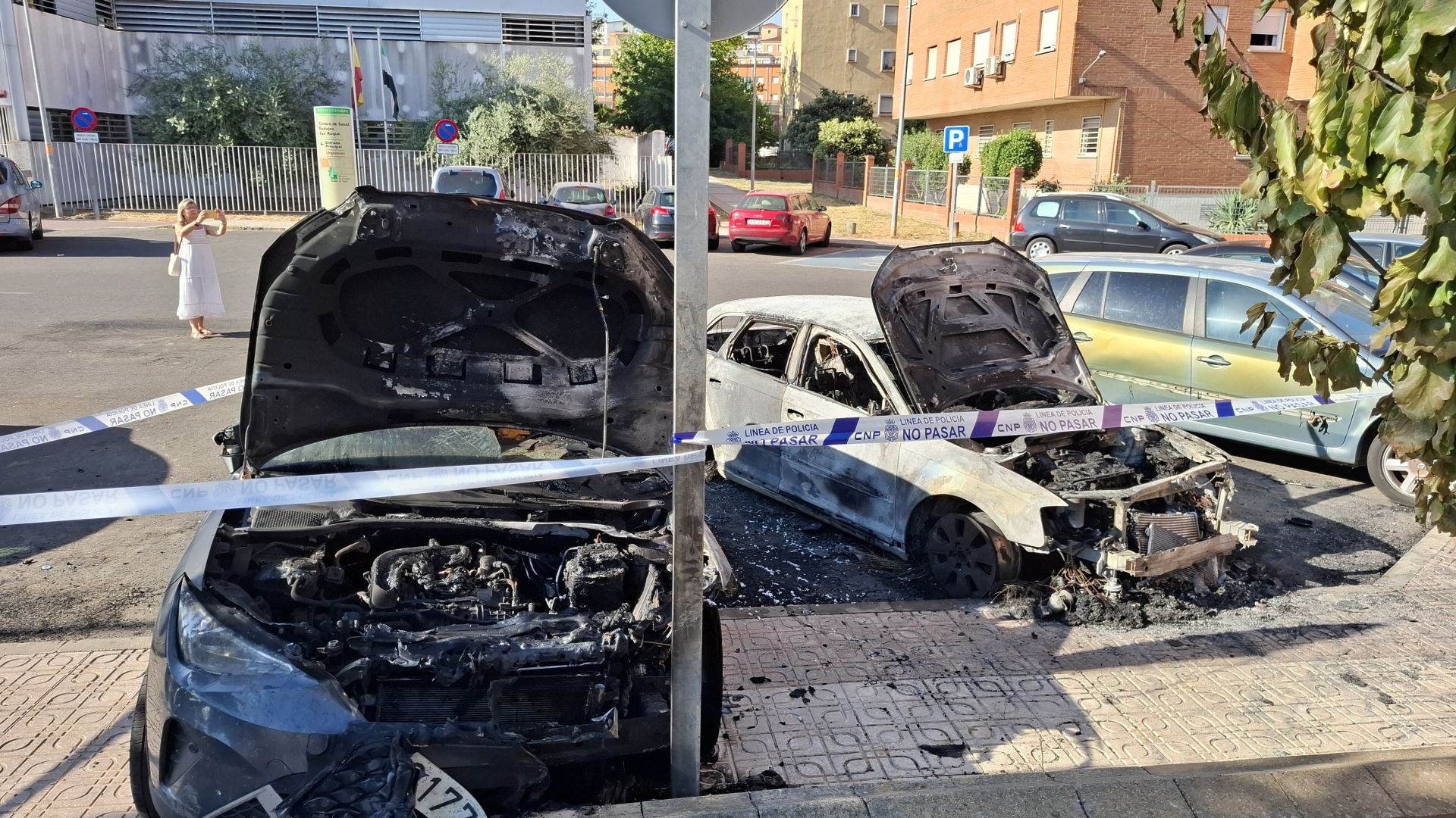 Fotos | Así han quedado los vehículos calcinados en Badajoz