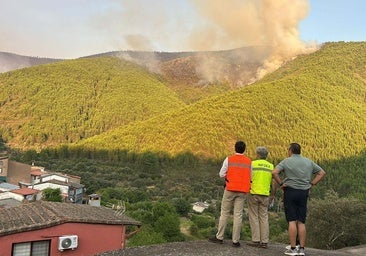 La marcha favorable del incendio de Las Hurdes permite levantar la evacuación a cuatro alquerías
