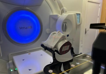 El hospital Universitario de Badajoz incorpora un nuevo sistema para tratamientos de radiocirugía cerebral