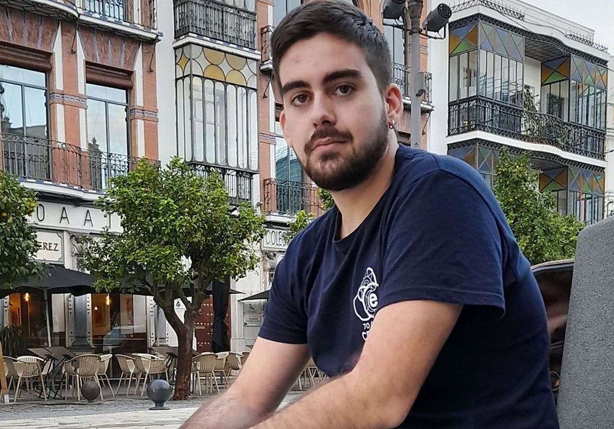 Hernán Álvarez que cambia la política por el periodismo.