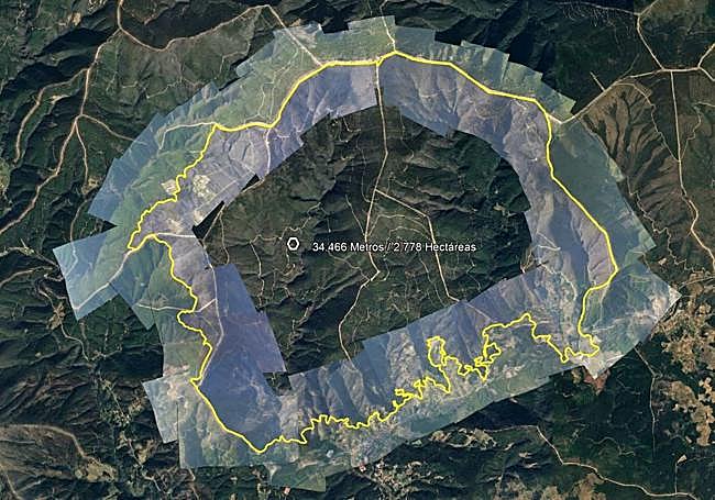 Delimitación del perímetro afectado por las llamas en el incendio de Las Hurdes.
