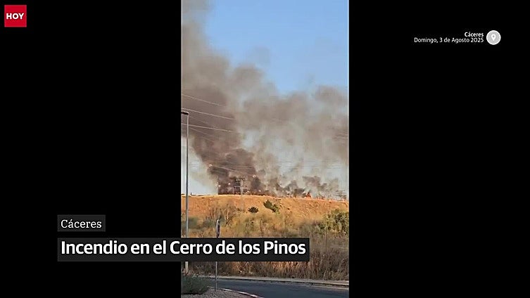 Incendio en el Cerro de los Pinos de Cáceres