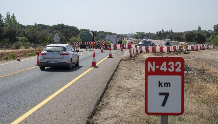 Desvío en la carretera N-432 a la altura del kilómetro 7.