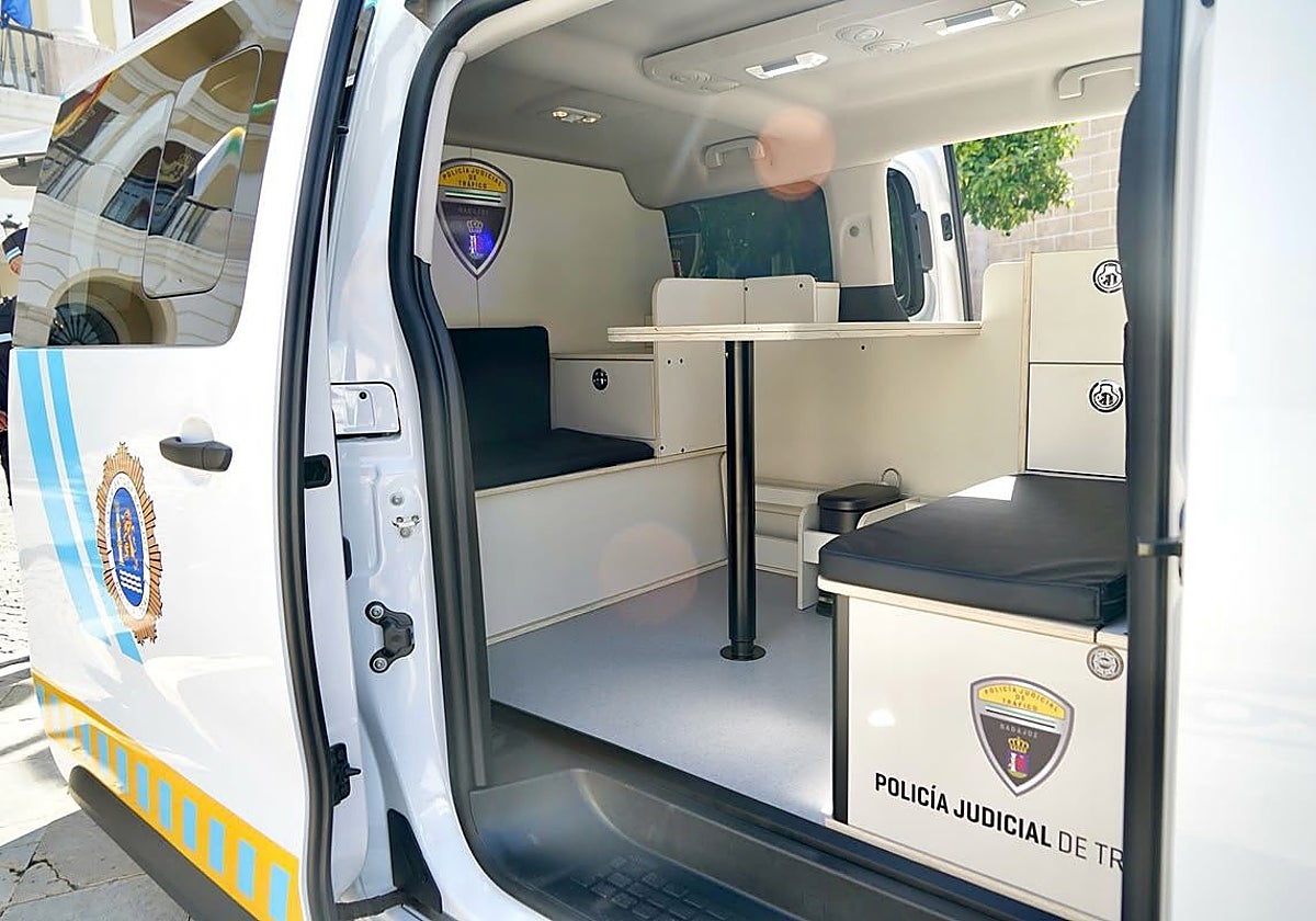 La nueva furgoneta para realizar pruebas de alcoholemia en Badajoz.