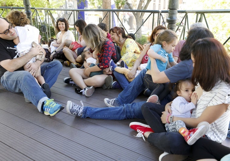 Solo el 31% de los lactantes en la región sigue con leche materna después de los 6 meses de vida