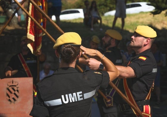 La UME homenajea al cabo Alberto Guisado, fallecido en el incendio de Sierra de Gata de 2012