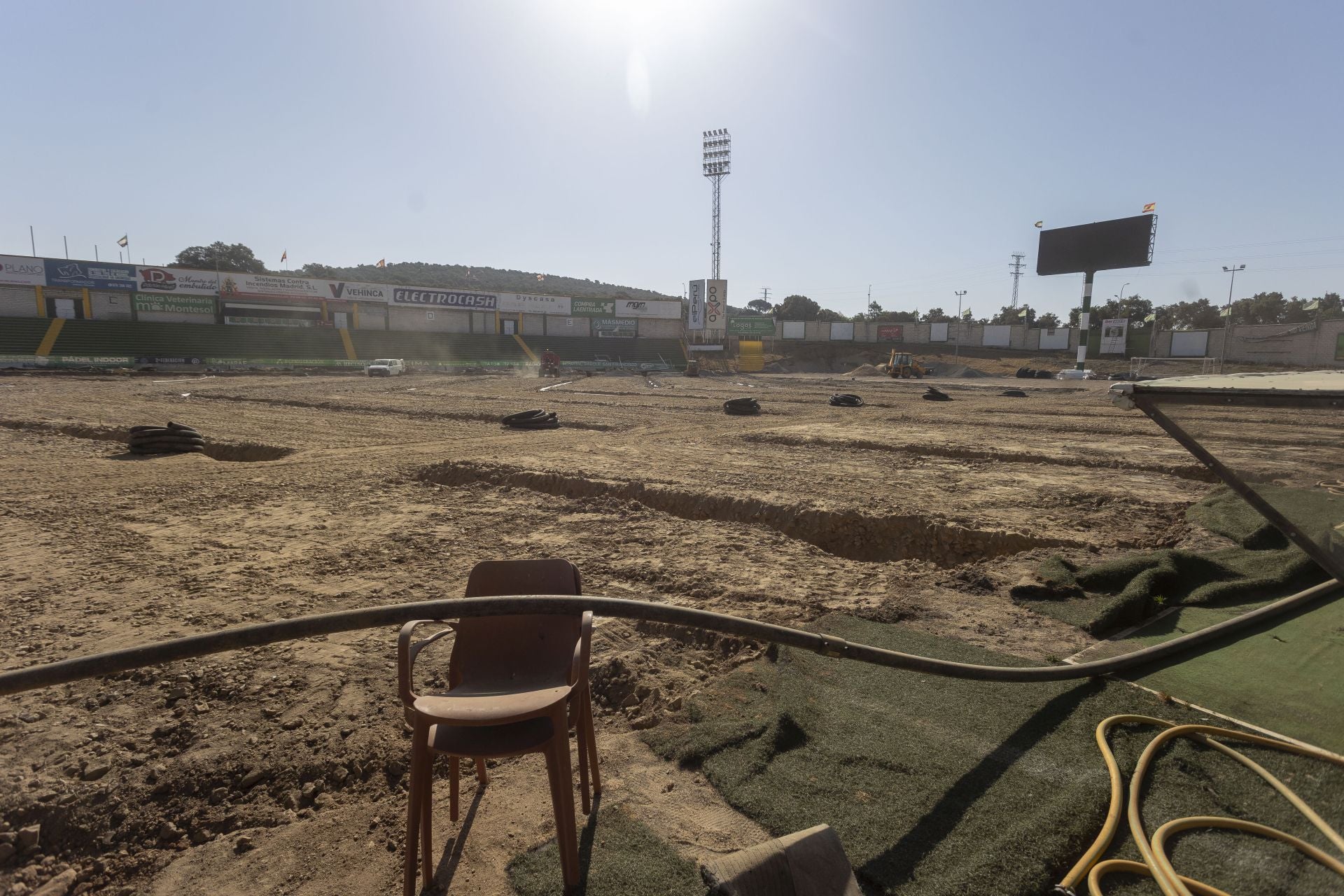 La reforma del estadio cacereño Príncipe Felipe, en imágenes