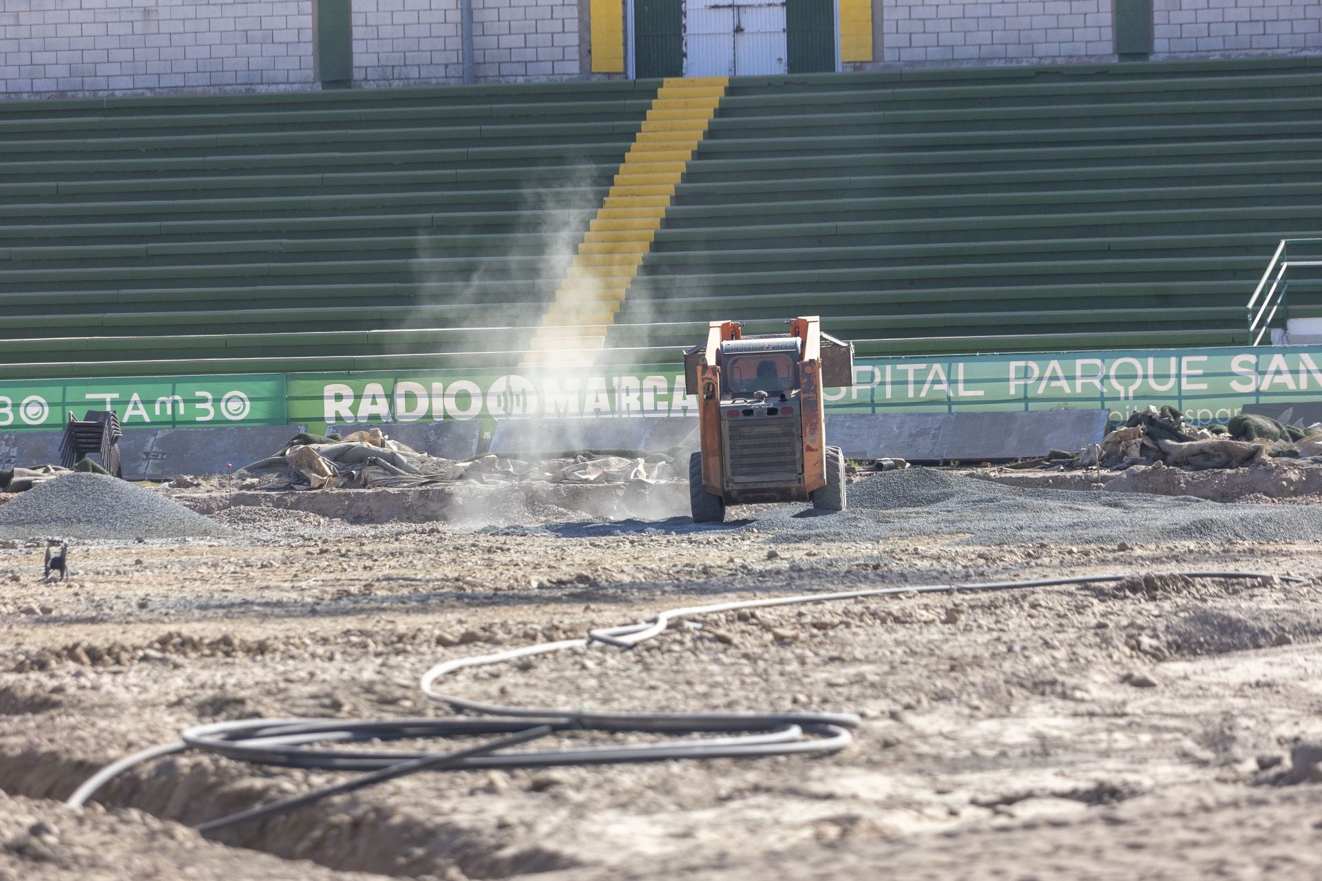 La reforma del estadio cacereño Príncipe Felipe, en imágenes
