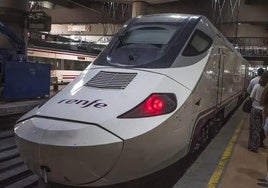 Imagen de archivo de un tren Alvia en Atocha.