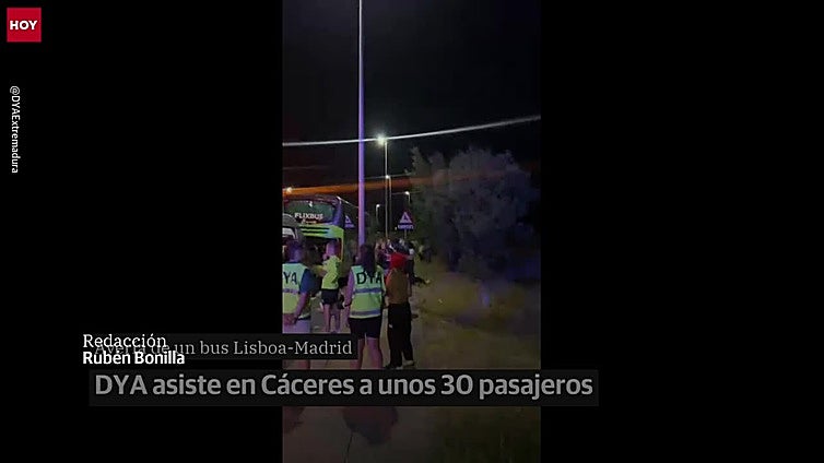 Asisten en Cáceres a una treintena de pasajeros de un autobús averiado que cubría Lisboa-Madrid