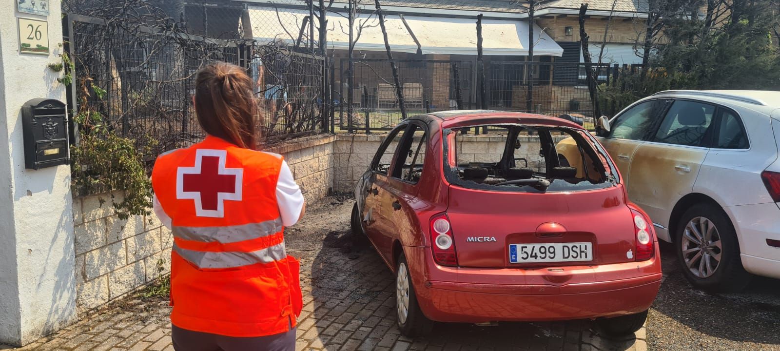Imágenes del incendio declarado entre La Banasta y Las Golondrinas, en Badajoz