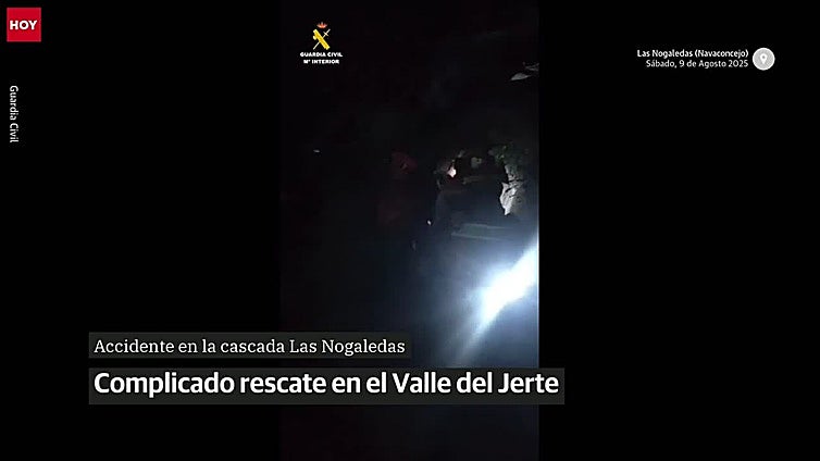 De noche y en un terreno escarpado: así fue el complicado rescate de un senderista en Las Nogaledas