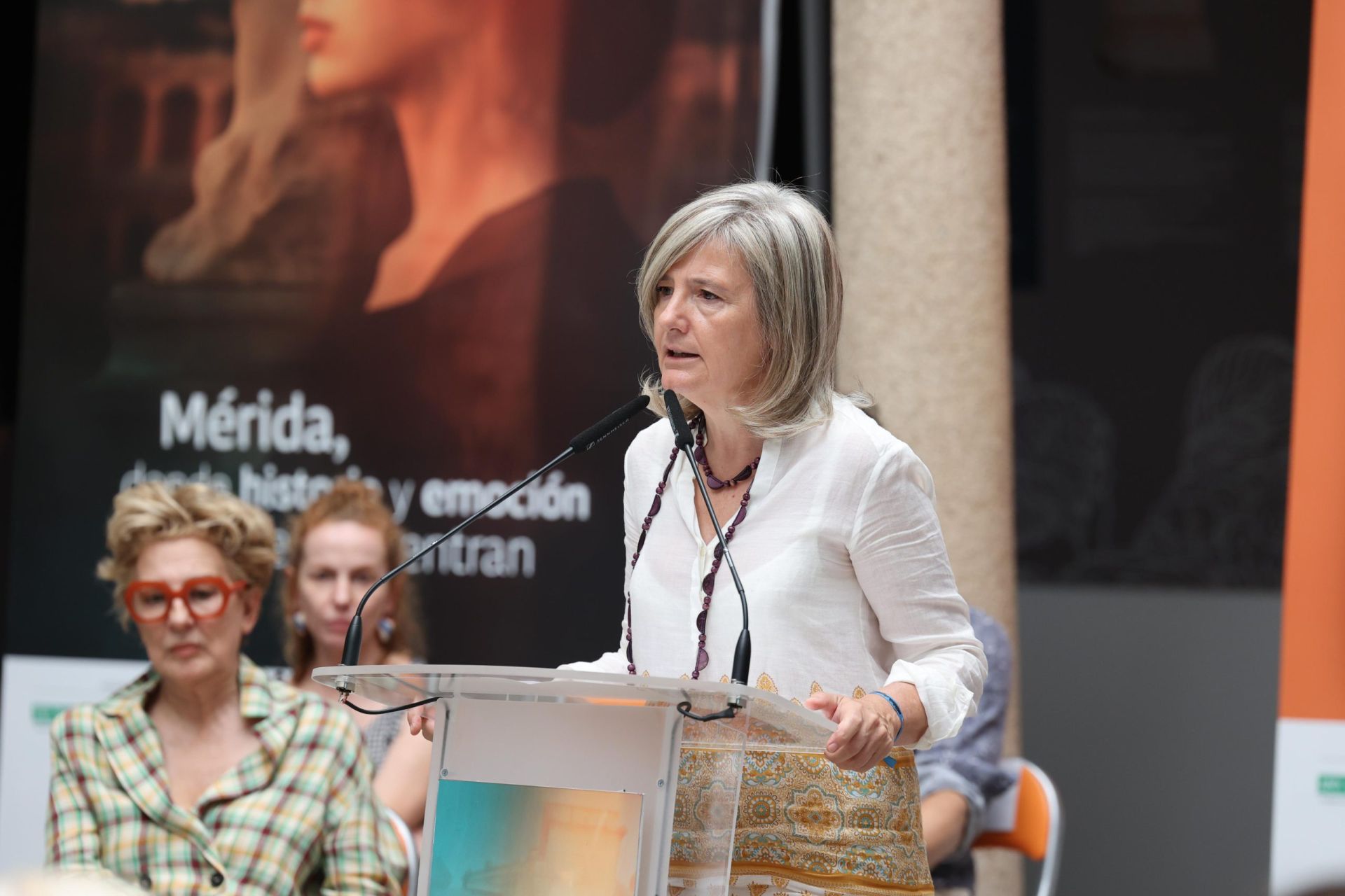 Fotos | Así ha sido la presentación de la obra de teatro Las Troyanas