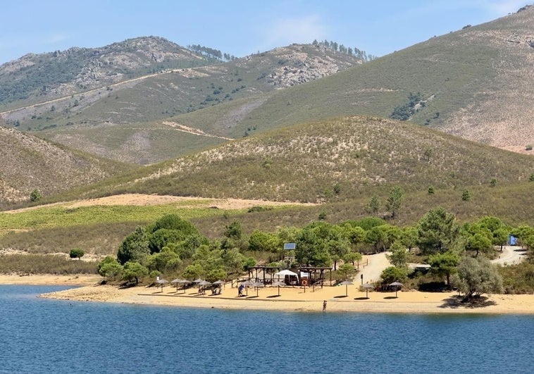 Una playa cacereña única, imagen del cupón de la ONCE
