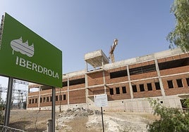 Estado actual de las obras de la nueva sede de Iberdrola en Cáceres, frente a Empresariales.