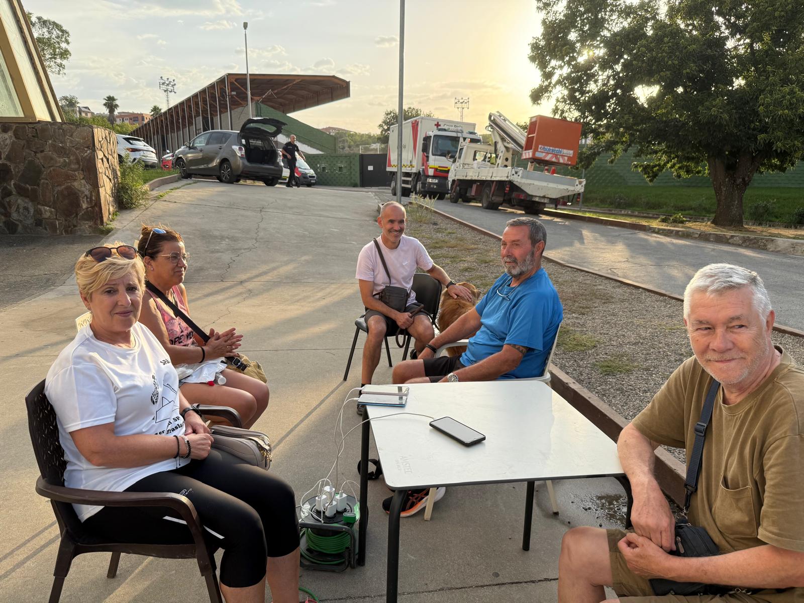 Vecinos de Jarilla, Villar de Plasencia y Cabezabellosa evacuados a Plasencia por el fuego. 