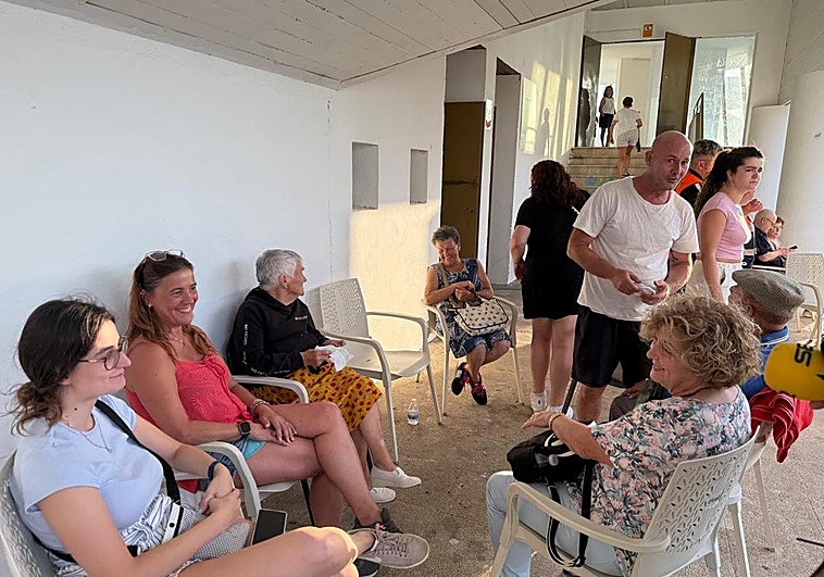 Algunos de los vecinos evacuados a Plasencia.