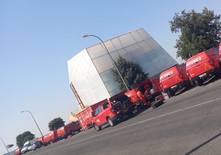 Plasencia cierra su carretera al Puerto para facilitar el acceso de la UME al incendio de Jarilla