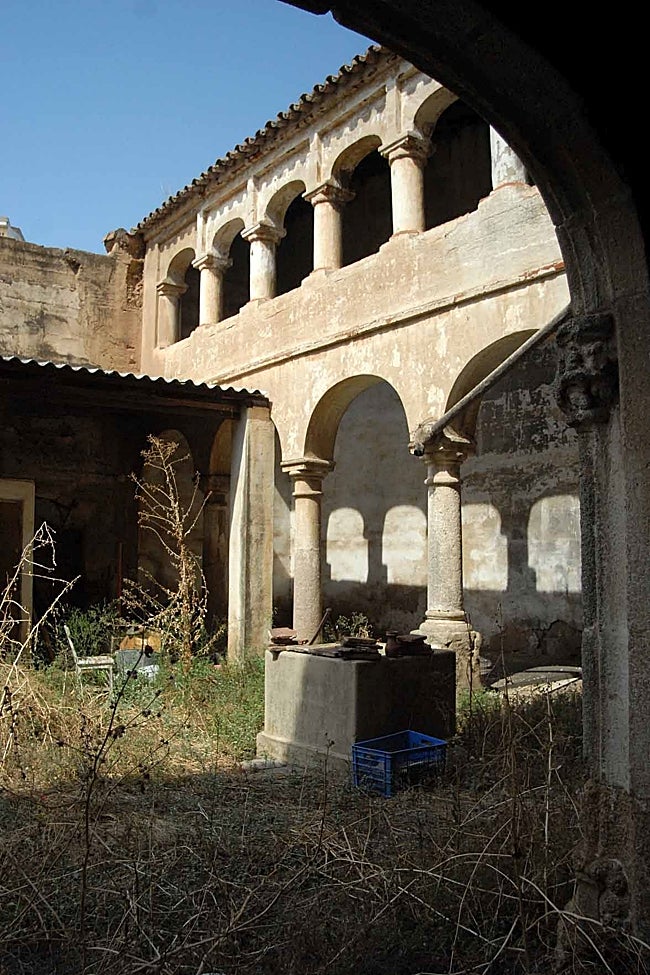 Claustro del antiguo convento santiaguista de las Freylas.